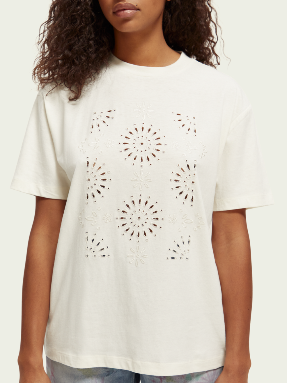 SCOTCH&amp;SODA. טי שירט עם אלמנט תחרה 579 ש&quot;ח | צילום: יח&quot;צ