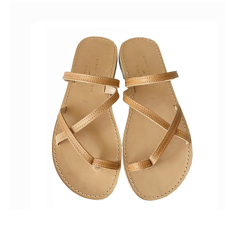 GREEK SANDALS. כפכפים מעור 339 ש"ח | צילום: יח"צ 