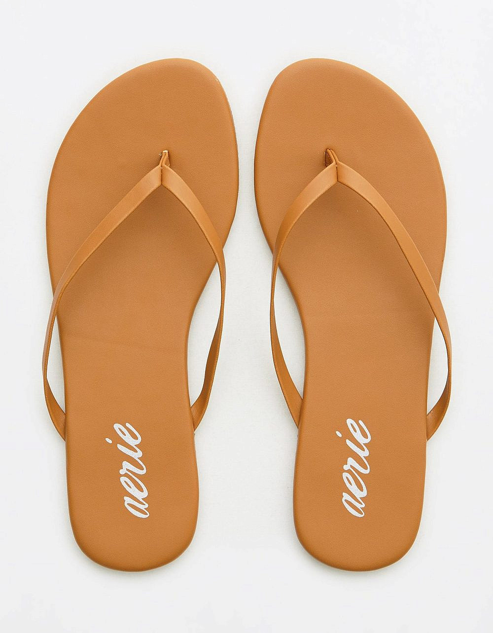 AERIE. כפכפי עם רצועה דקיקה 49.90 ש"ח | צילום: יח"צ