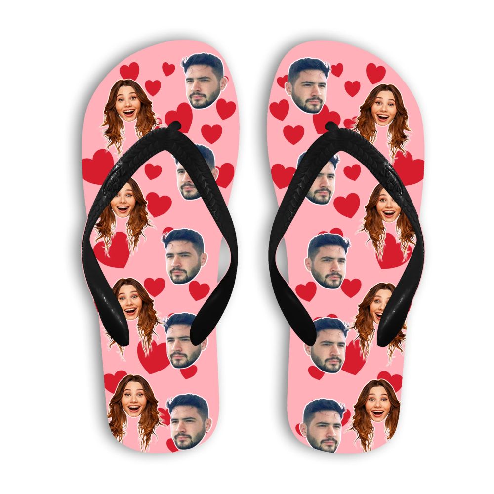 שוגיס. כפכפים עם הדפס אישי 99 ש"ח | צילום: שוגיס