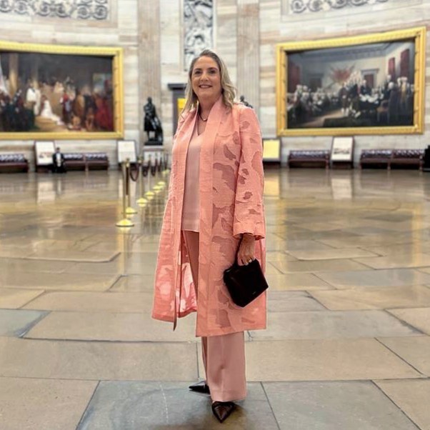 מיכל הרצוג לובשת מאיה נגרי בביקור הנשיאותי בבית הנבחרים של ארה&quot;ב | צילום: אינסטגרם mayanegri@