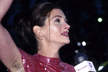 ג'וליה רוברטס בפרימיירה של "נוטינג היל" 1999 | צילום: Gettyimages
