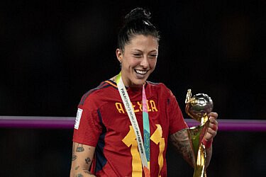 ג'ניפר הרמוסו, כוכבת נבחרת ספרד בכדורגל | צילום: Joe Prior/Visionhaus via Getty Images