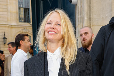 פמלה אנדרסון בשבוע האופנה בפריז | צילום: Rachpoot/Bauer-Griffin/Gettyimages