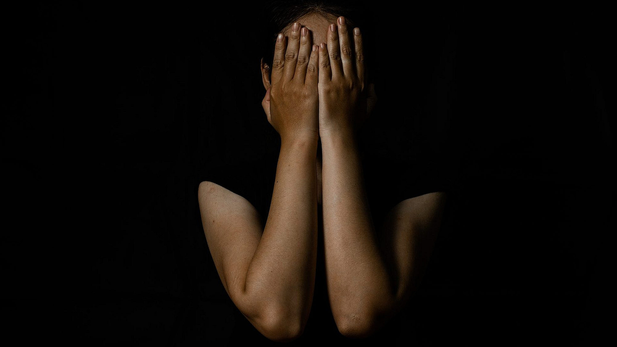 נפגעות תקיפה מינית במלחמה תספרנה את הסיפור שלהן כשיגיע הזמן - עבורן | צילום: shutterstock