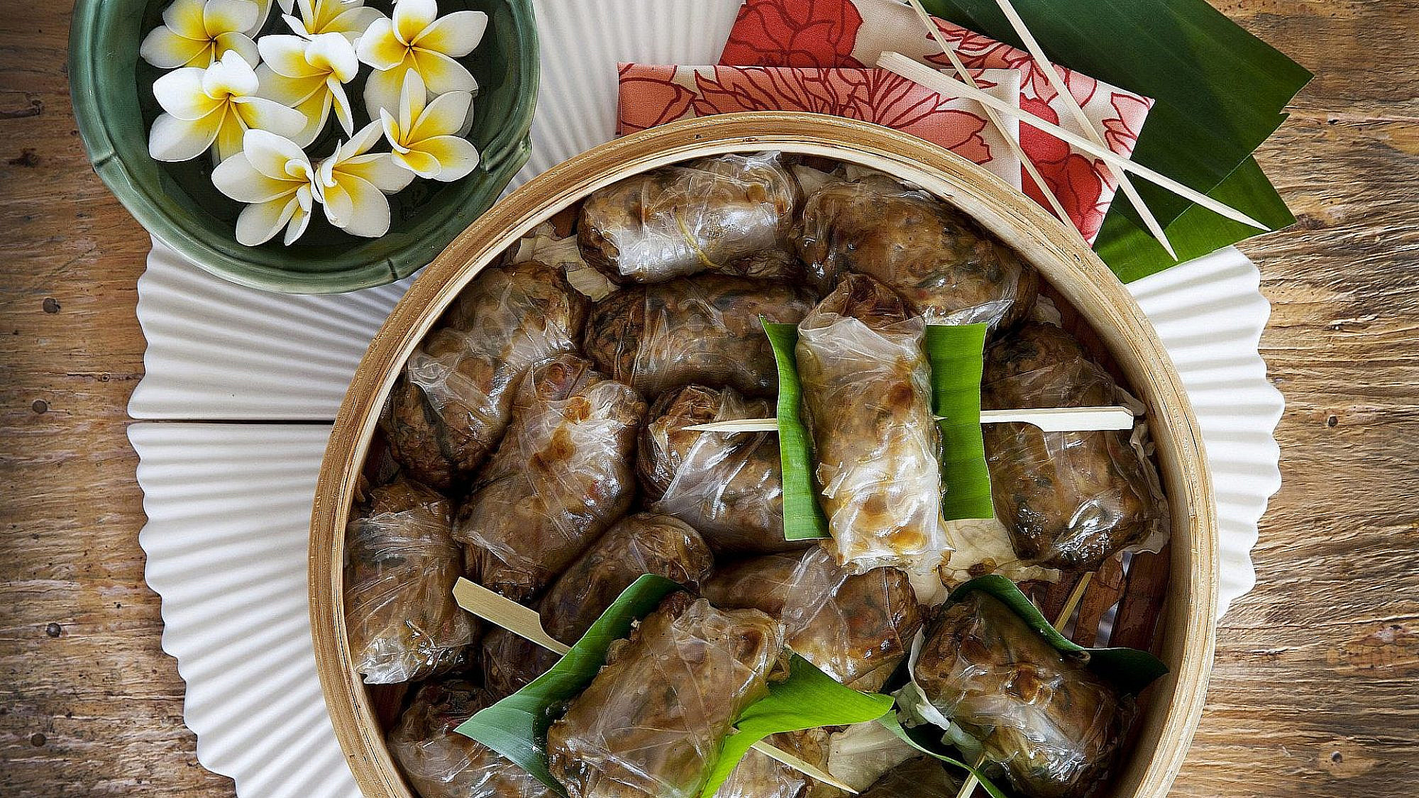 דפי אורז ממולאים של אתי אלימלך | צילום: דן לב, סגנון: דלית רוסו