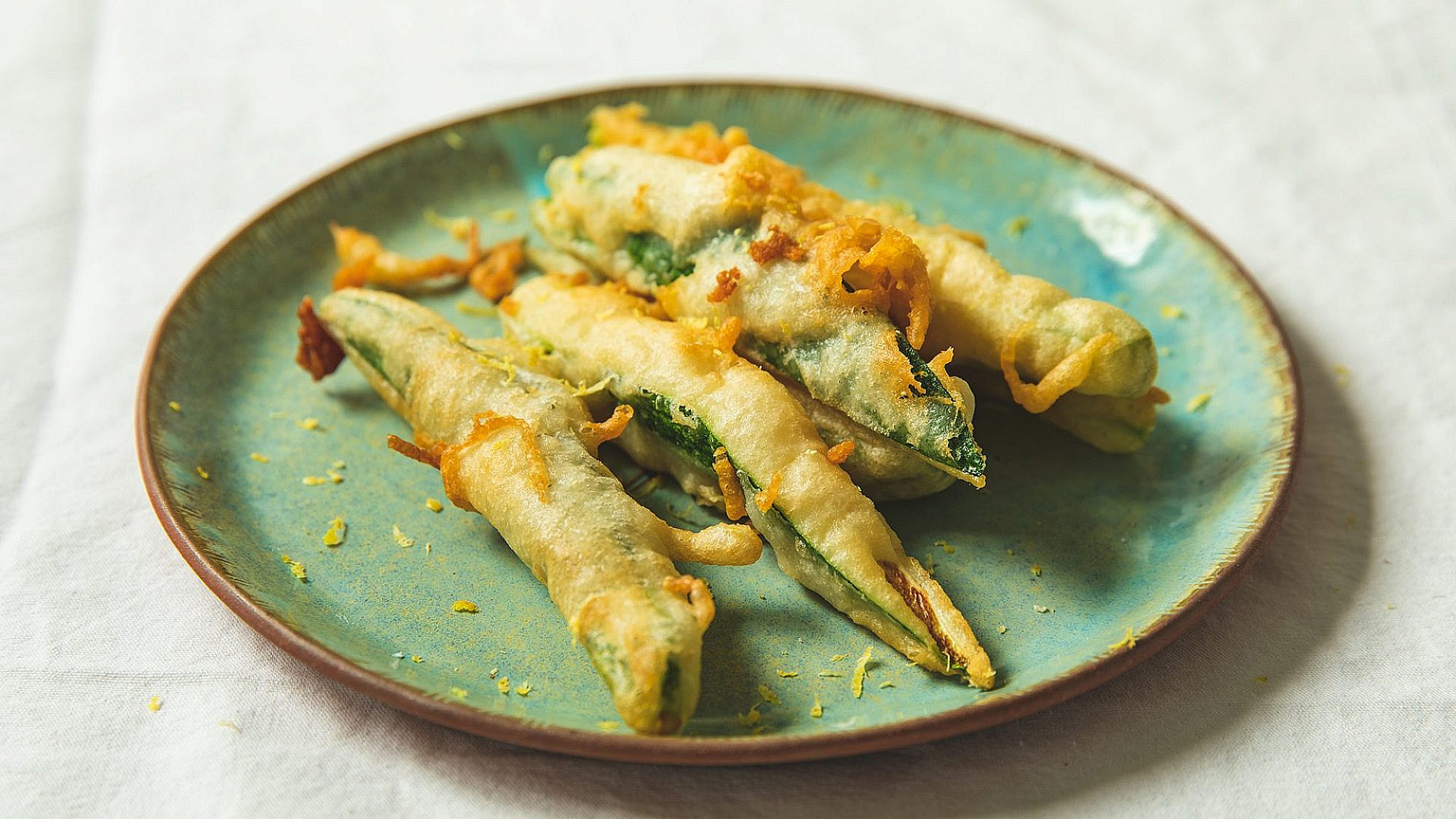 קריספי זוקיני של שף יוגב ירוס | צילום: שני בריל קריספי זוקיני של שף יוגב ירוס | צילום: שני בריל