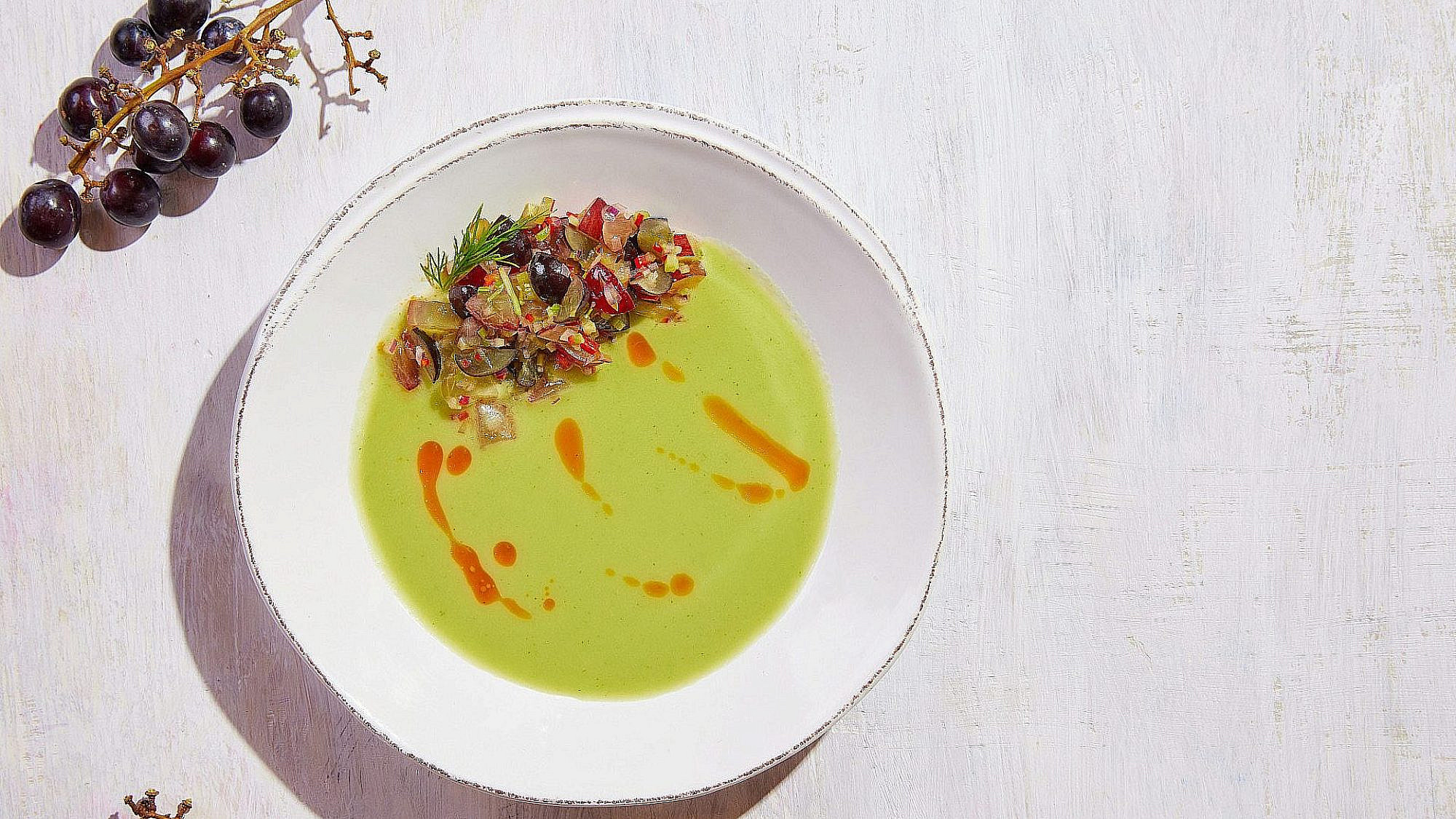 גספצ'ו ענבים של שפים רן שמואלי וטל פייגנבאום | צילום: יהונתן בן חיים גספצ'ו ענבים של שפים רן שמואלי וטל פייגנבאום | צילום: יהונתן בן חיים