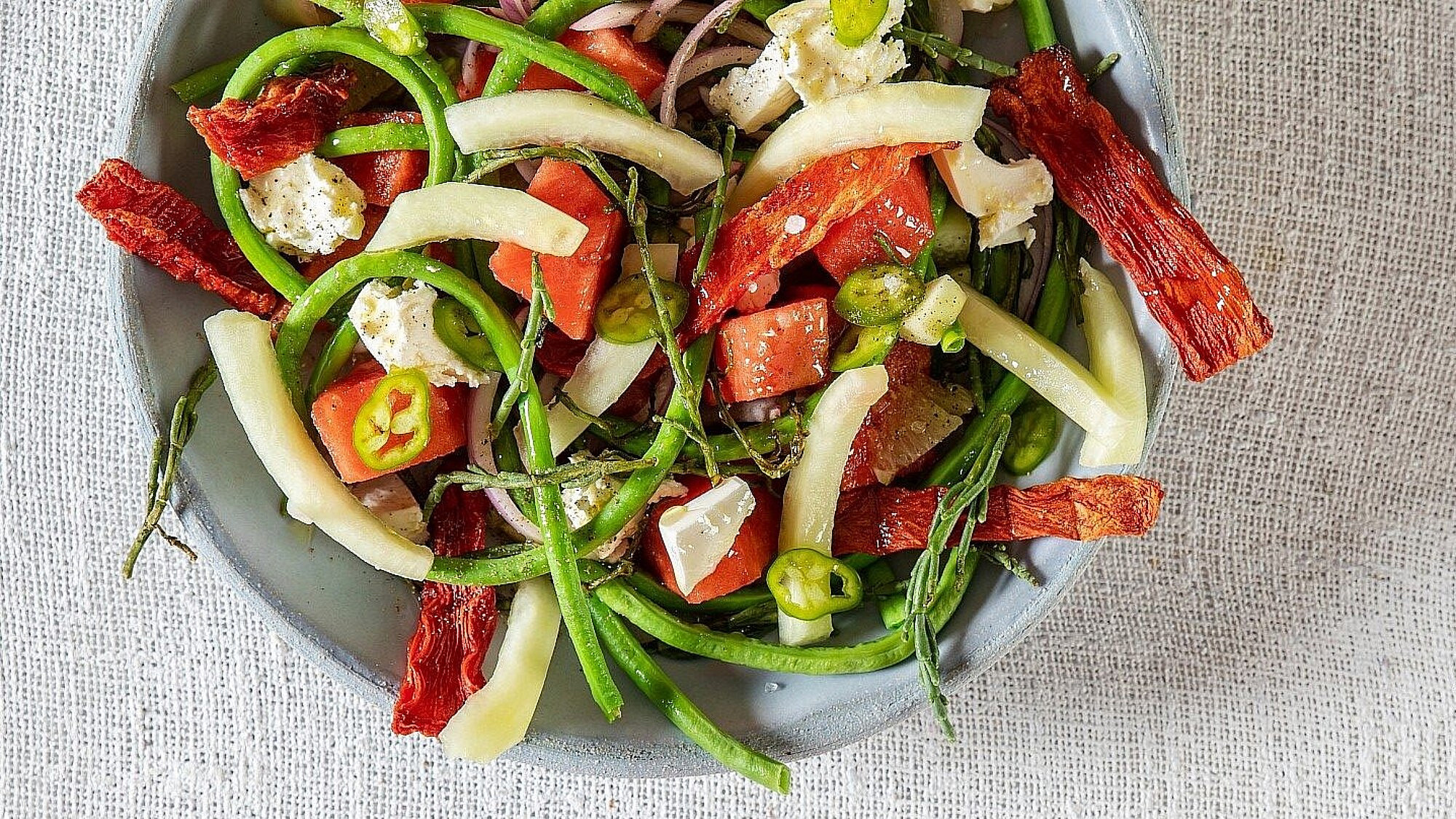 סלט אבטיח קצת אחר של רינת צדוק | צילום: שני בריל סלט אבטיח קצת אחר של רינת צדוק | צילום: שני בריל
