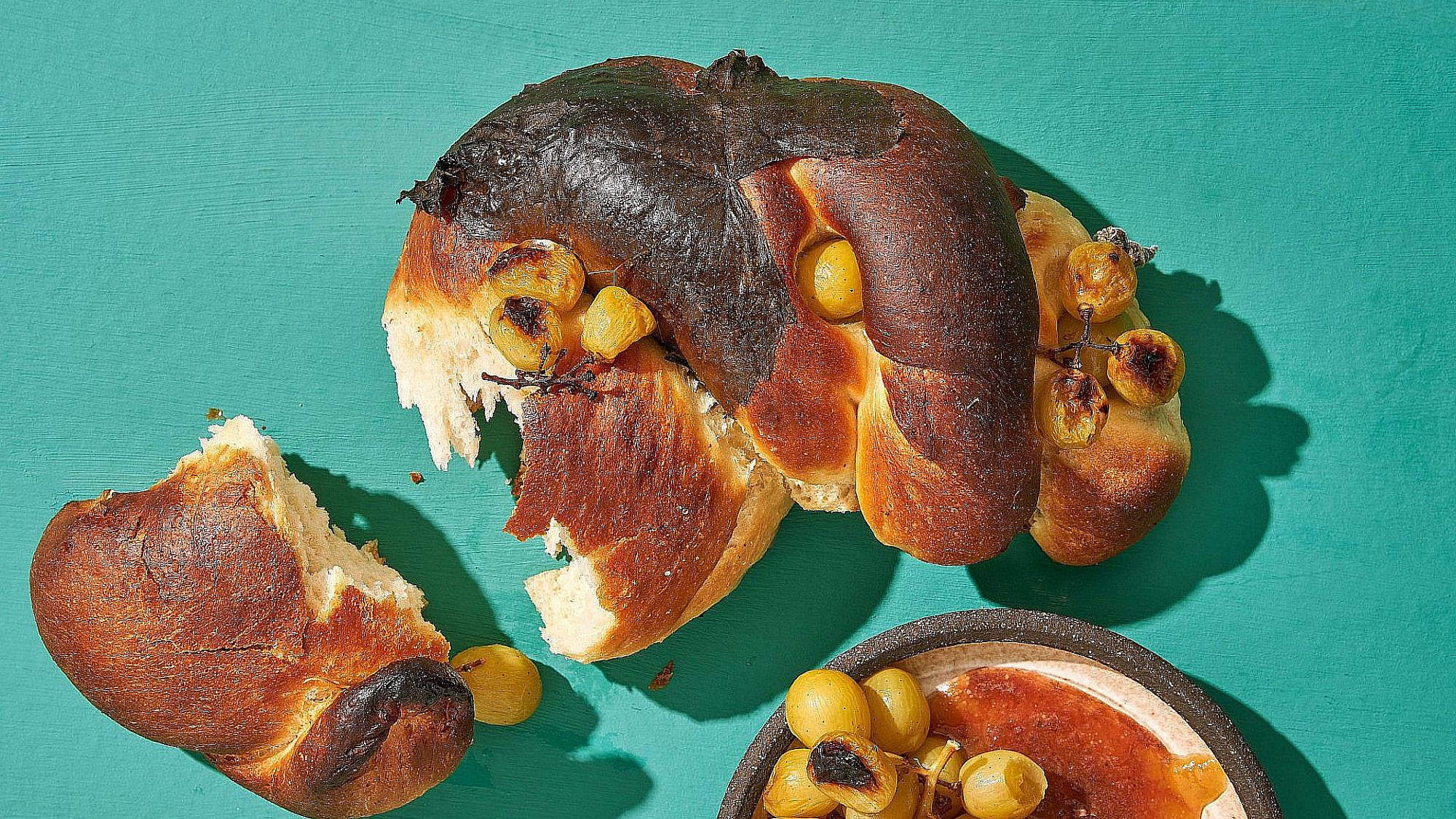 לחם ענבים של שפית אבישג לוי | צילום: אנטולי מיכאלו