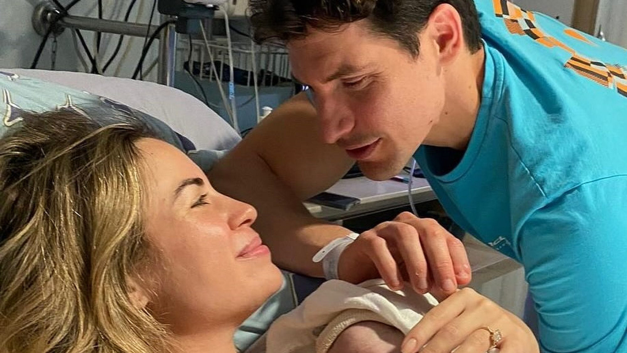 תמונת ניצחון. אדוה דדון וידין גלמן הביאו לעולם בן | צילום: אינסטגרם adva_dadon@ תמונת ניצחון. אדוה דדון וידין גלמן הביאו לעולם בן | צילום: אינסטגרם adva_dadon@