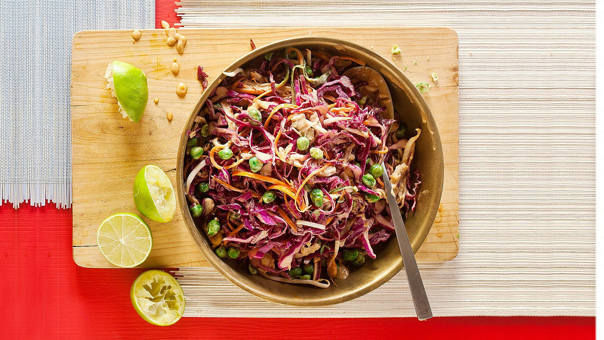 קולסלאו עוף אסייתי של אורלי פלאי-ברונשטיין | צילום: דניאל לילה, סגנון: עמית פרבר