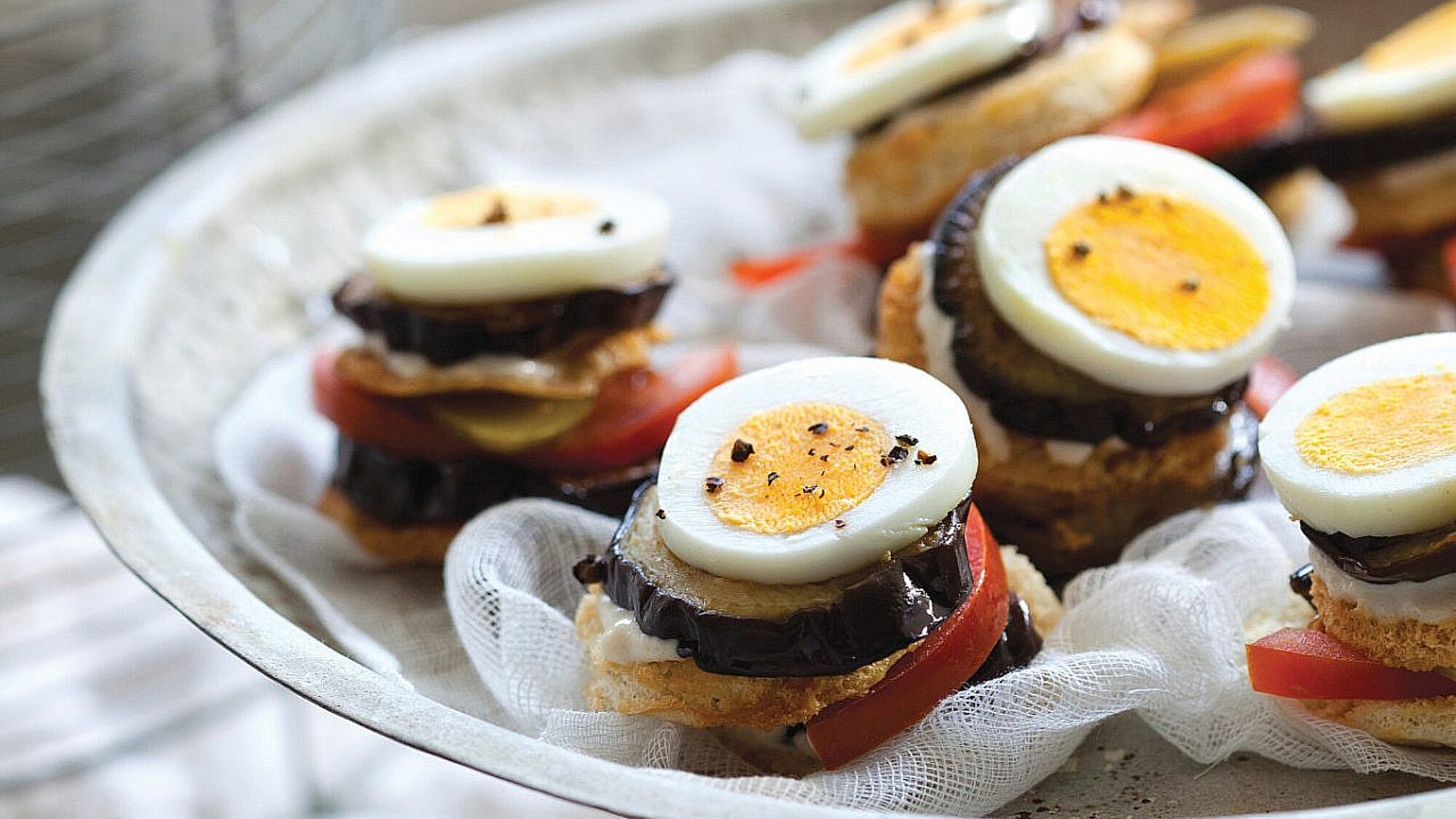 מילפיי סביח של שי לי ליפאס | צילום: דן לב, סטיילינג: רותם ניר