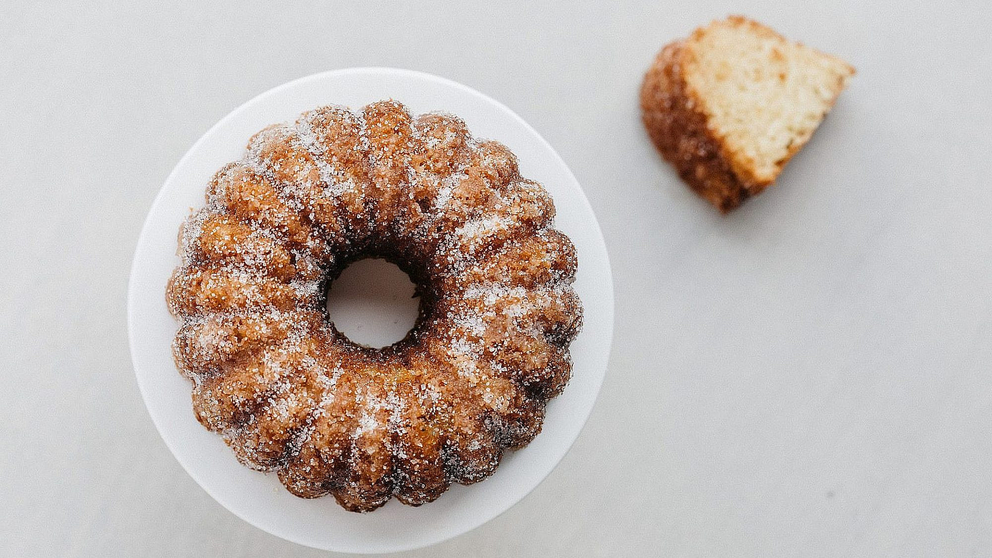 עוגת וניל רכה של אבישג שאר-ישוב | צילום: אבישג שאר-ישוב. עוגת וניל רכה של אבישג שאר-ישוב | צילום: אבישג שאר-ישוב.