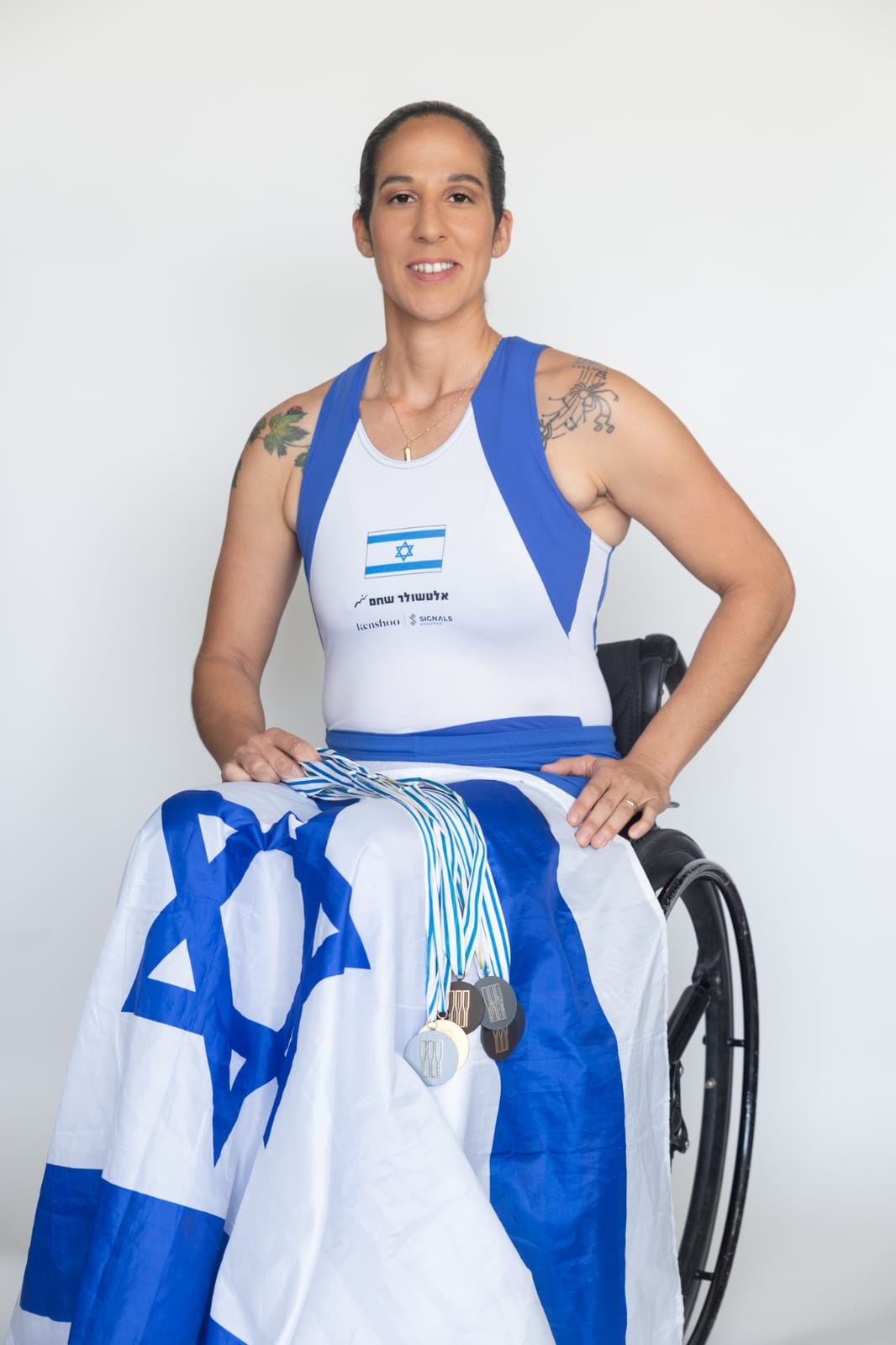 מגשימה חלומות ואף מגבלה פיזית לא עוצרת בעדה. מורן סמואל | צילום: אביטל ולץ, איפור: לינה קצפ