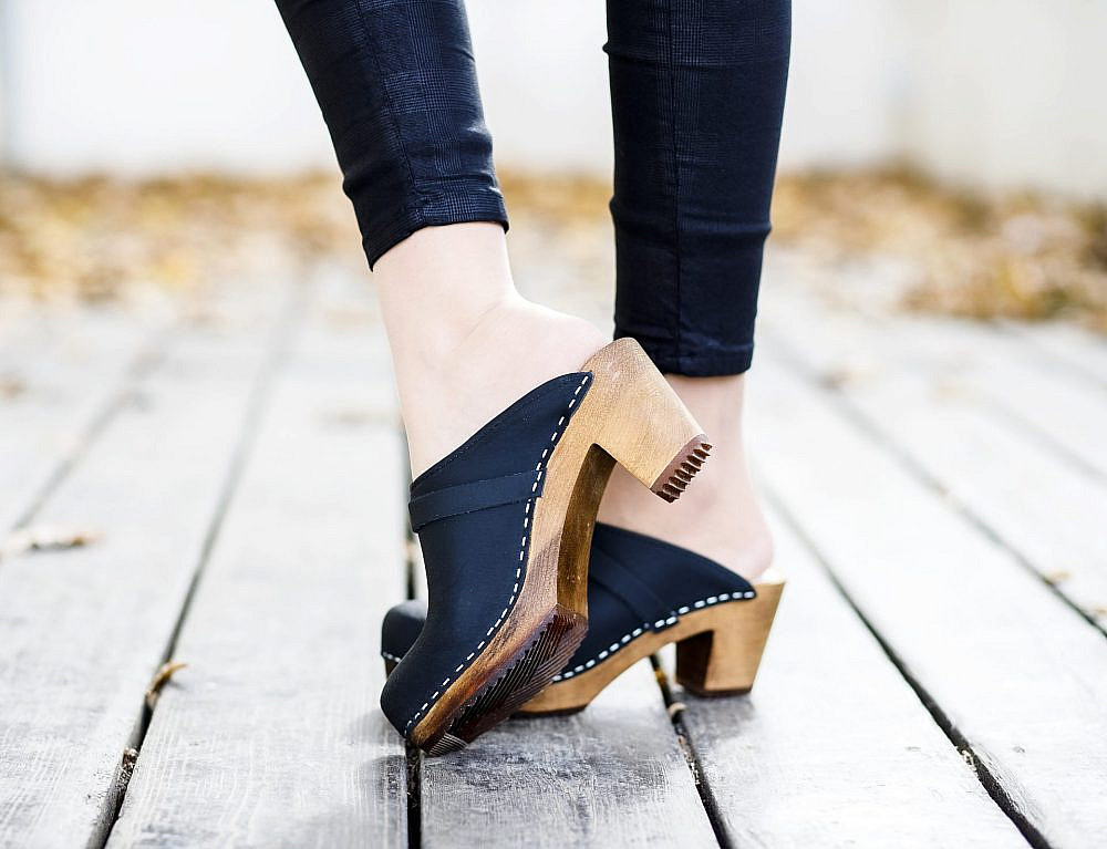 קבקבים של RONA CLOGS, ניתן להשיג ביריד ABOUT US | צילום: הילה בן בנימין