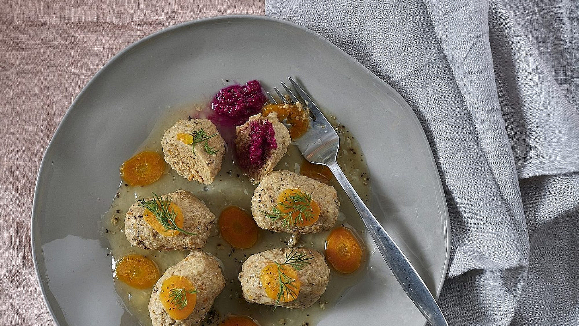 גפילטע פיש של שף אבי ביטון | צילום: אנטולי מיכאלו, סטיילינג: דלית רוסו