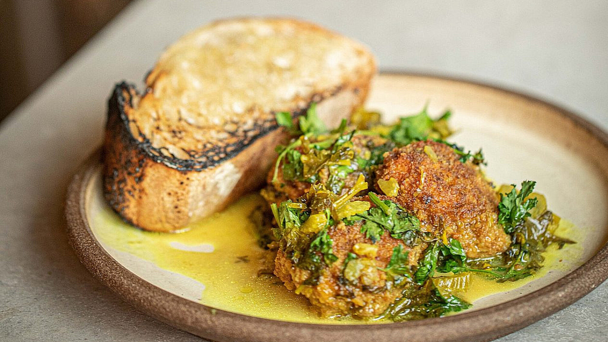 קציצות ברוטב חמוץ צהוב של שפית אבישג לוי, אייבי | צילום: חיים יוסף