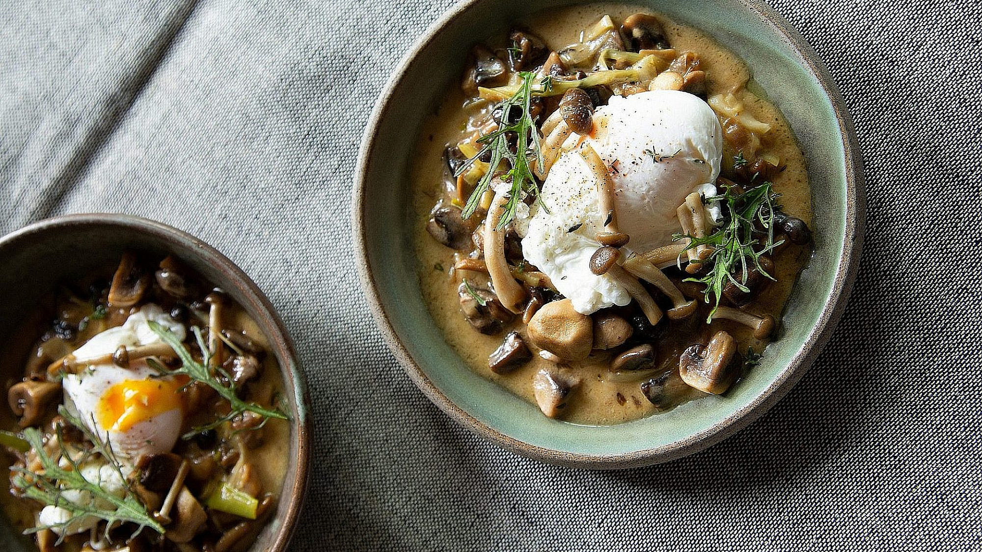 ביצים עלומות על ראגו פטריות של הוטל מונטיפיורי | צילום: עידית בן עוליאל