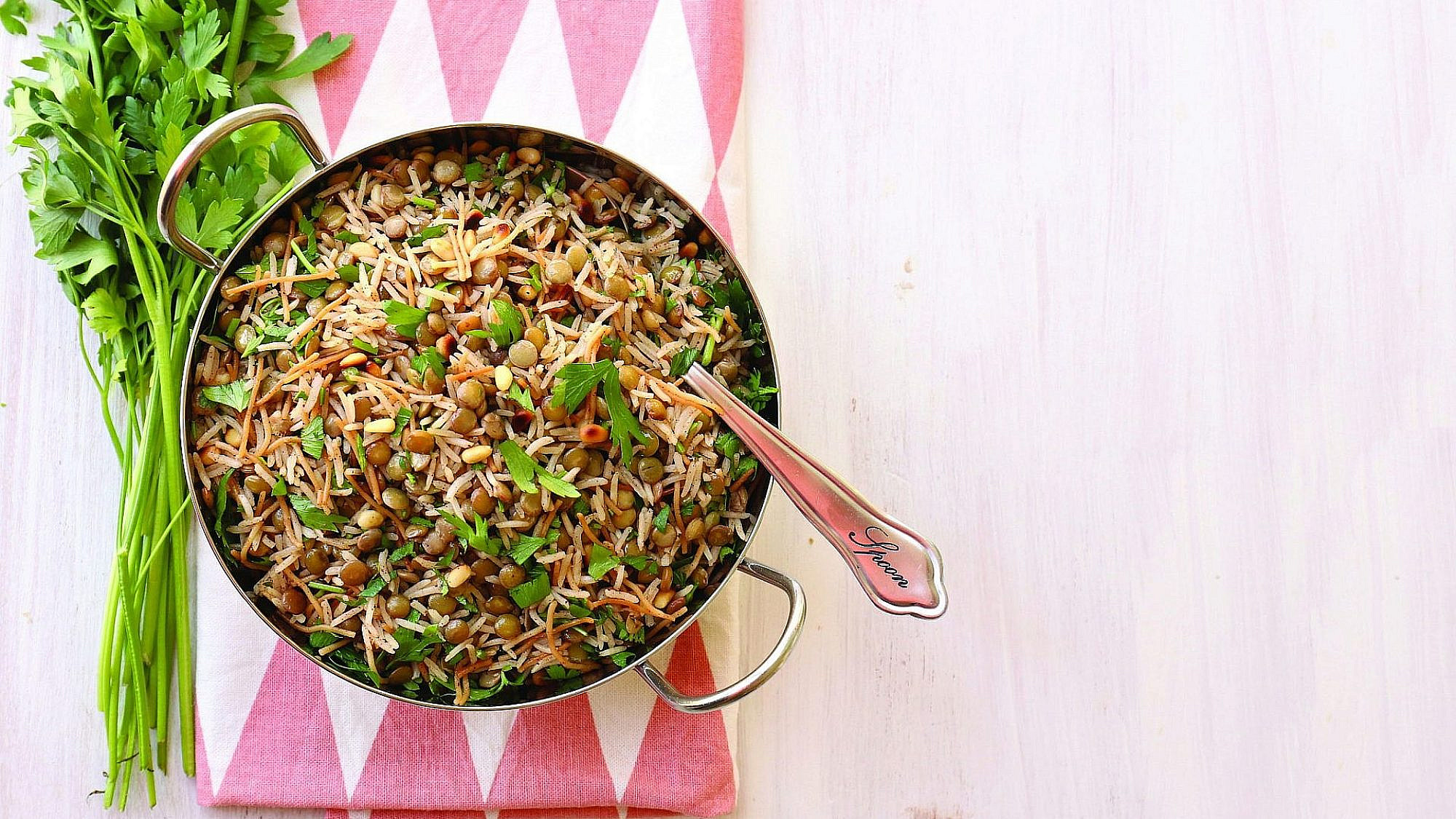 קושרי, קצת אחרת מתוך הספר "אז מה את עושה כל היום" של אפרת ליכטנשטט | צילום וסטיילינג: אפרת ליכטנשטט קושרי, קצת אחרת מתוך הספר "אז מה את עושה כל היום" של אפרת ליכטנשטט | צילום וסטיילינג: אפרת ליכטנשטט