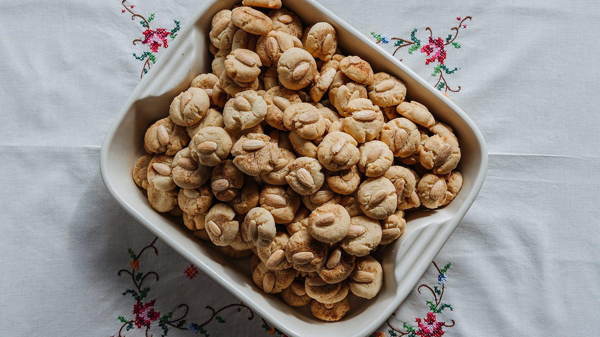 עוגיות קורבייה | צילום: איתמר גינזבורג