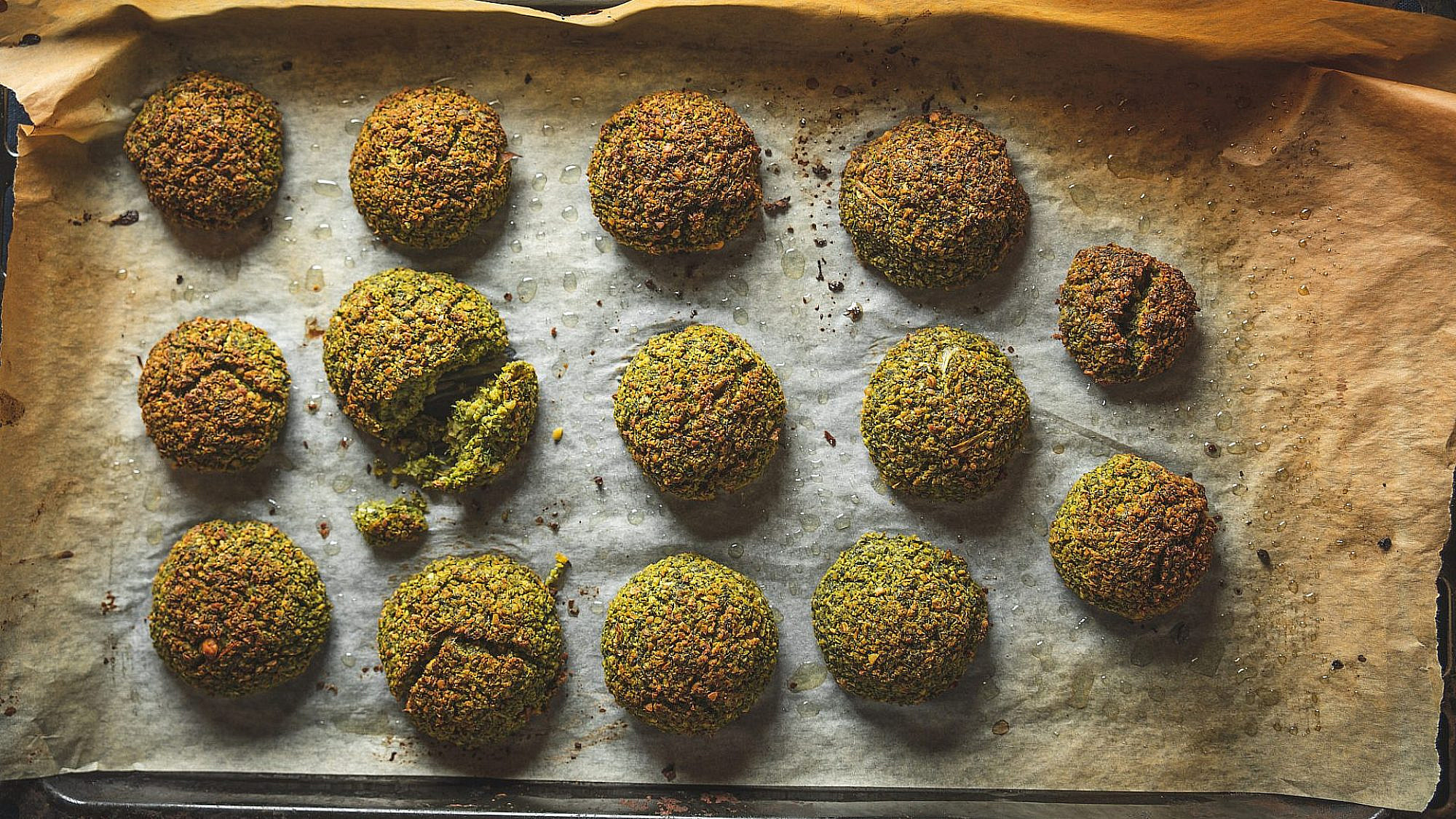 פלאפל חובזה של מיכל חביביאן | צילום: שני בריל, סטיילינג: עינב רייכנר