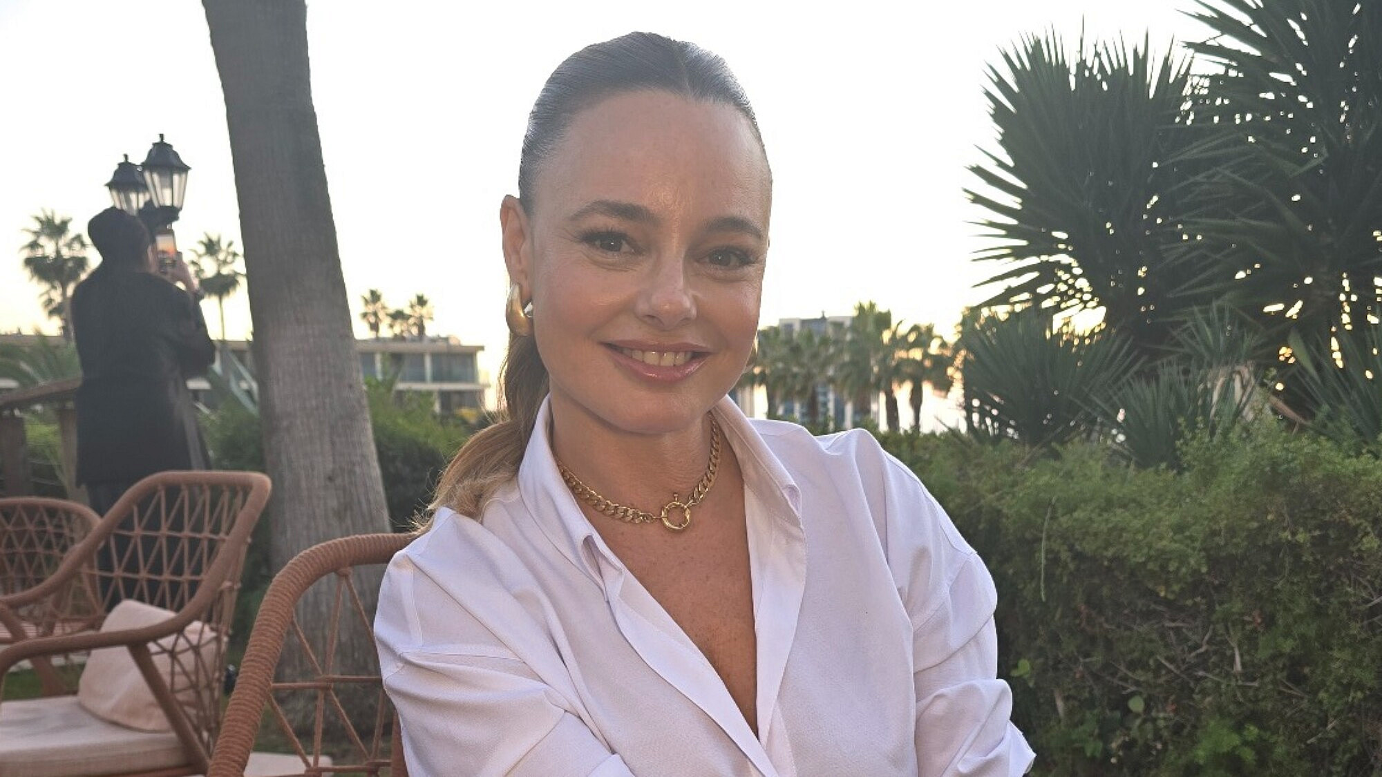 יעל בר זוהר מאחורי הקלעים לקמפיין פרופסי 2025 של המותג חוה זינגבוים | צילום: עידו אייז'ק יעל בר זוהר מאחורי הקלעים לקמפיין פרופסי 2025 של המותג חוה זינגבוים | צילום: עידו אייז'ק