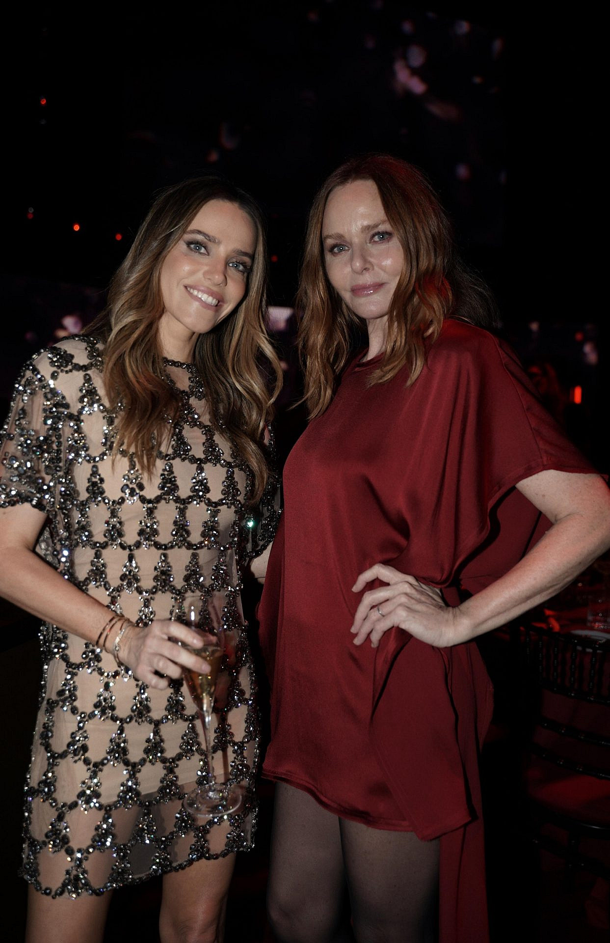 רותם סלע וסטלה מקרטני בטקס פרסי האופנה הבריטי | צילום: בת שחר ניסן