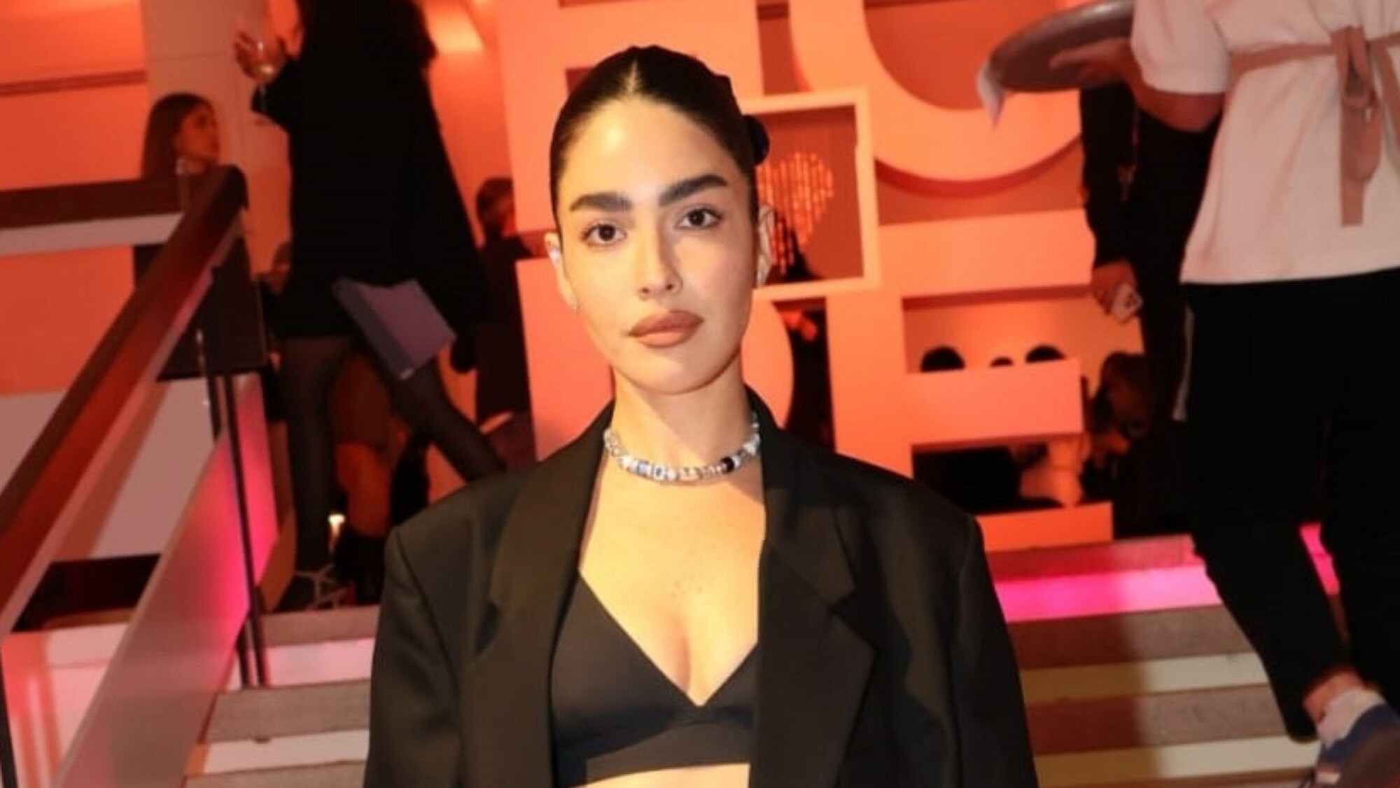 טוויסט בחצאית. ספיר אביסרור באירוע של תכשיטי Pandora | צילום: רפי דלויה