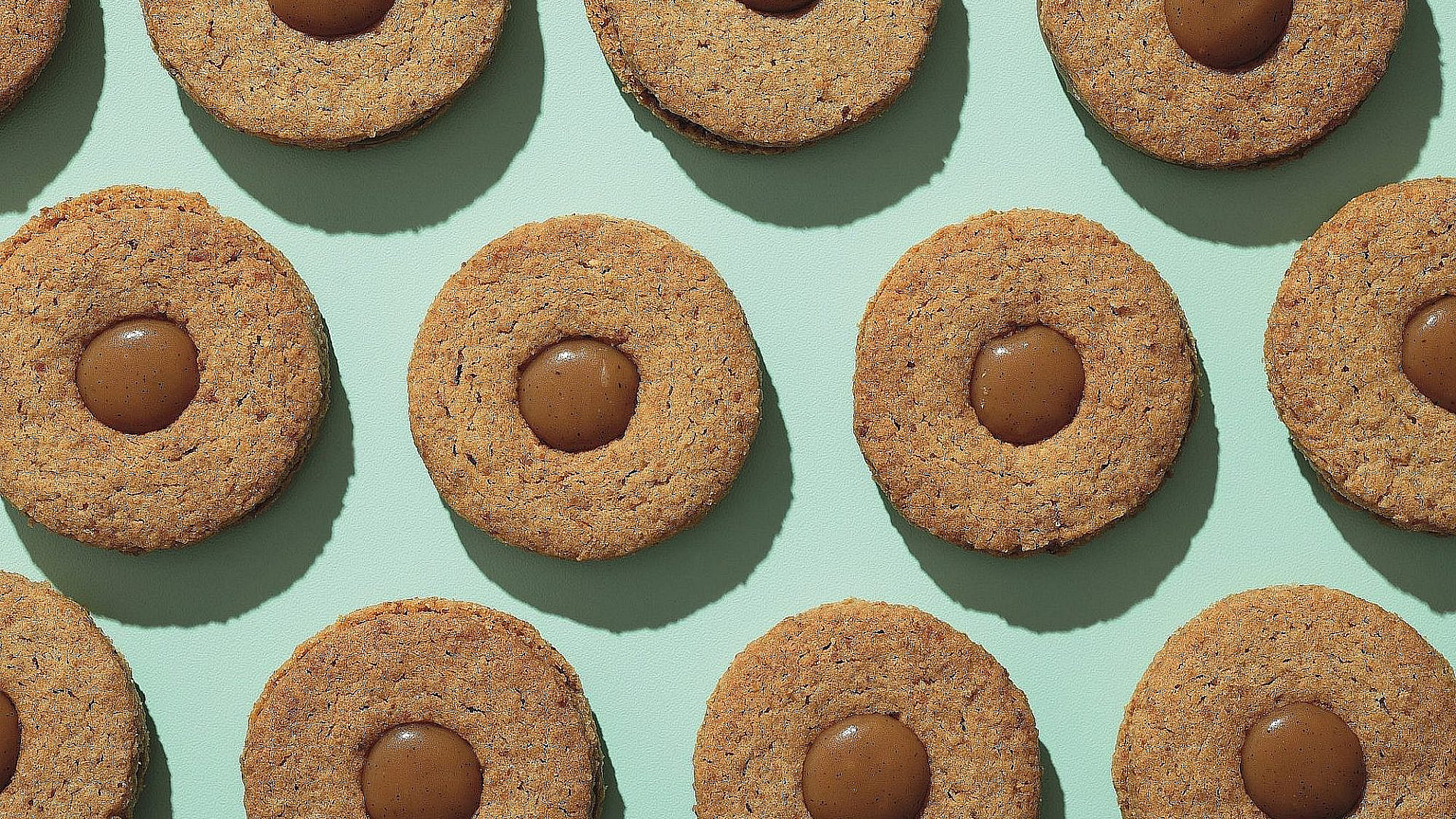 עוגיות בייגלה וקרמל מלוח של דרור כהן | צילום: רונן מנגן, סטיילינג: עמית פרבר