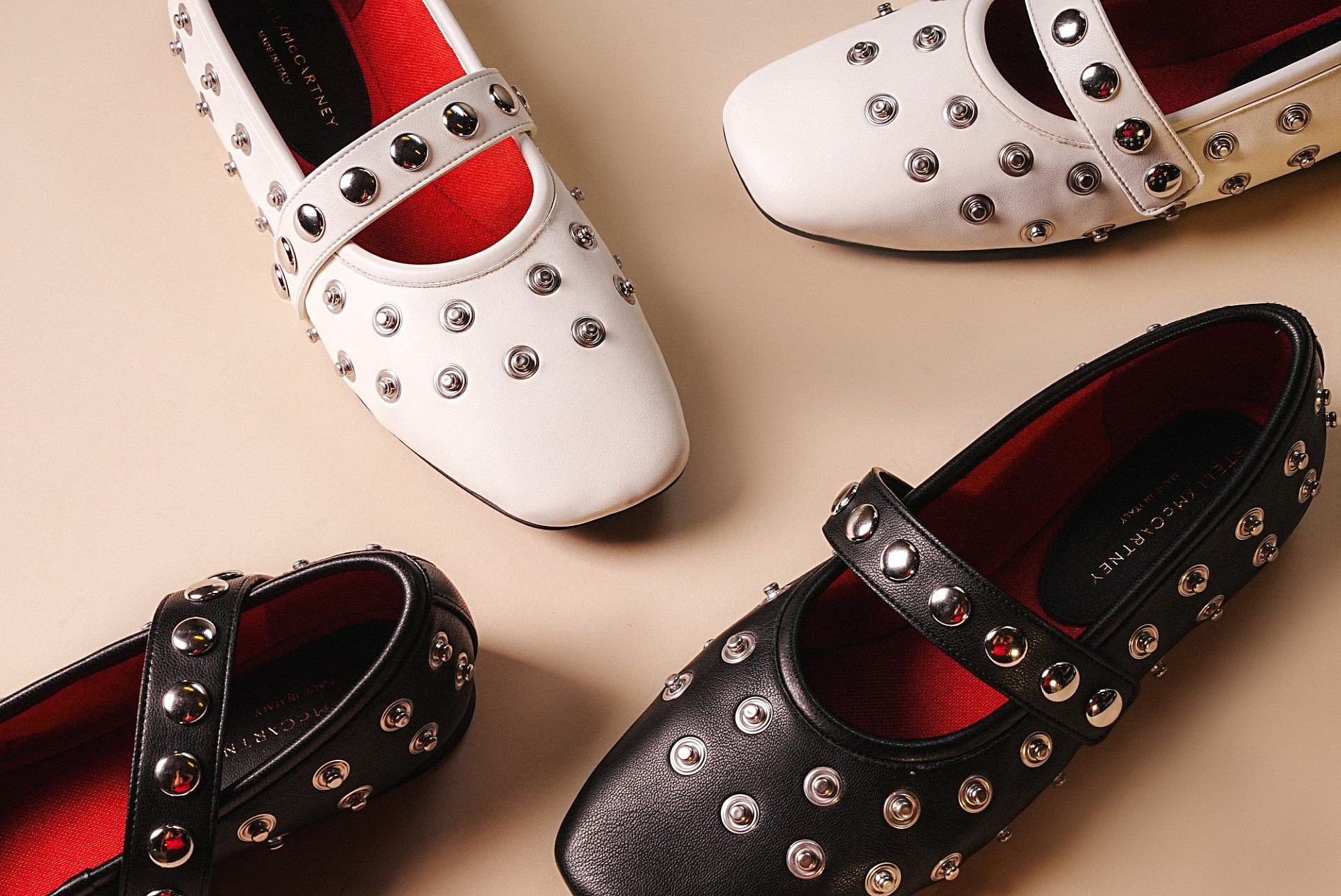 FACTORY54 ARENA POP-UP STELLA MCCARTHNEY. נעליים לפני הנחה 3,190 ש&quot;ח אחרי הנחה 1,276 ש&quot;ח | צילום: באדיבות המותג