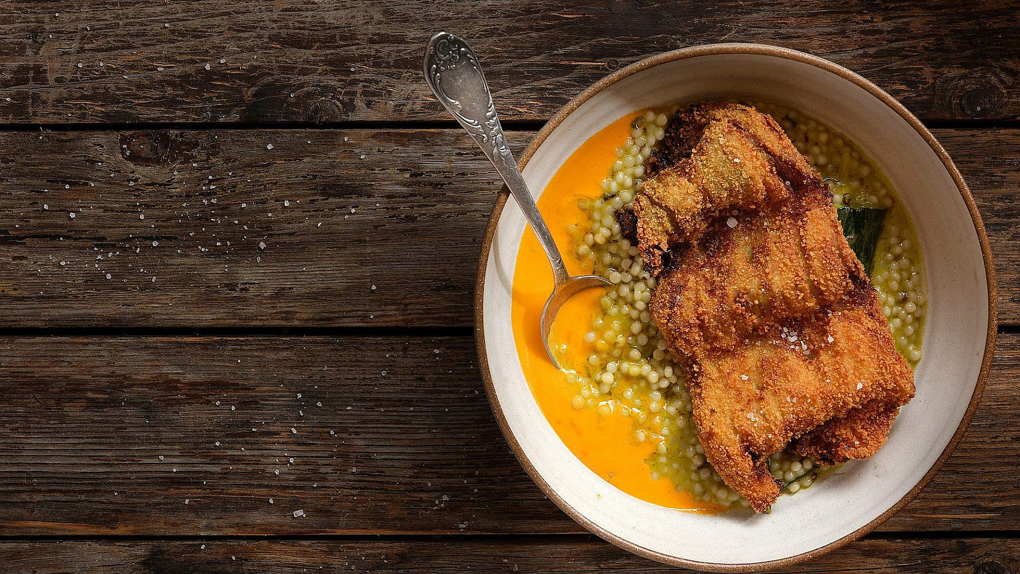 שניצל כרשה ופתיתים של שף ענר בן רפאל-פורמן | צילום: אנטולי מיכאלו שניצל כרשה ופתיתים של שף ענר בן רפאל-פורמן | צילום: אנטולי מיכאלו