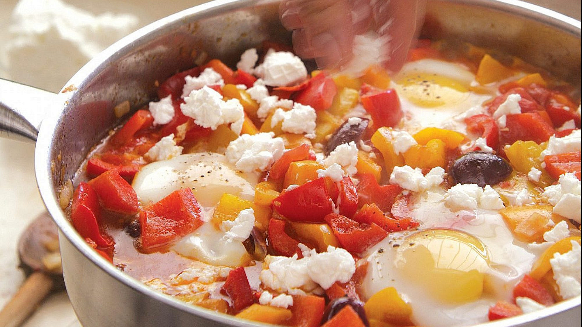 שקשוקה ים תיכונית של שי לי ליפא | צילום: דניאל לילה, סטיילינג: דלית רוסו