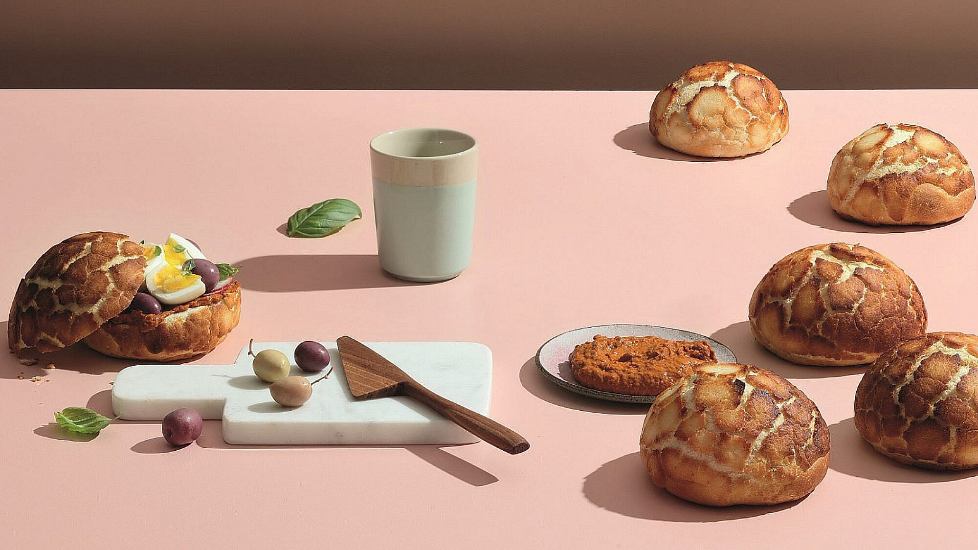 לחמניות חלב מנומרות של דרור כהן | צילום: רונן מנגן, סטיילינג: עמית פרבר