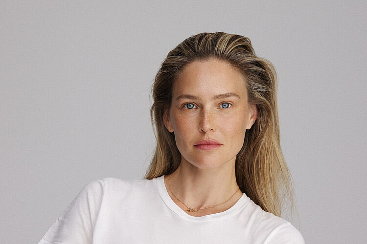 נסיכת הבייסיק וההגדרה המילונית לקלין גירל. בר רפאלי | צילום: אייל נבו