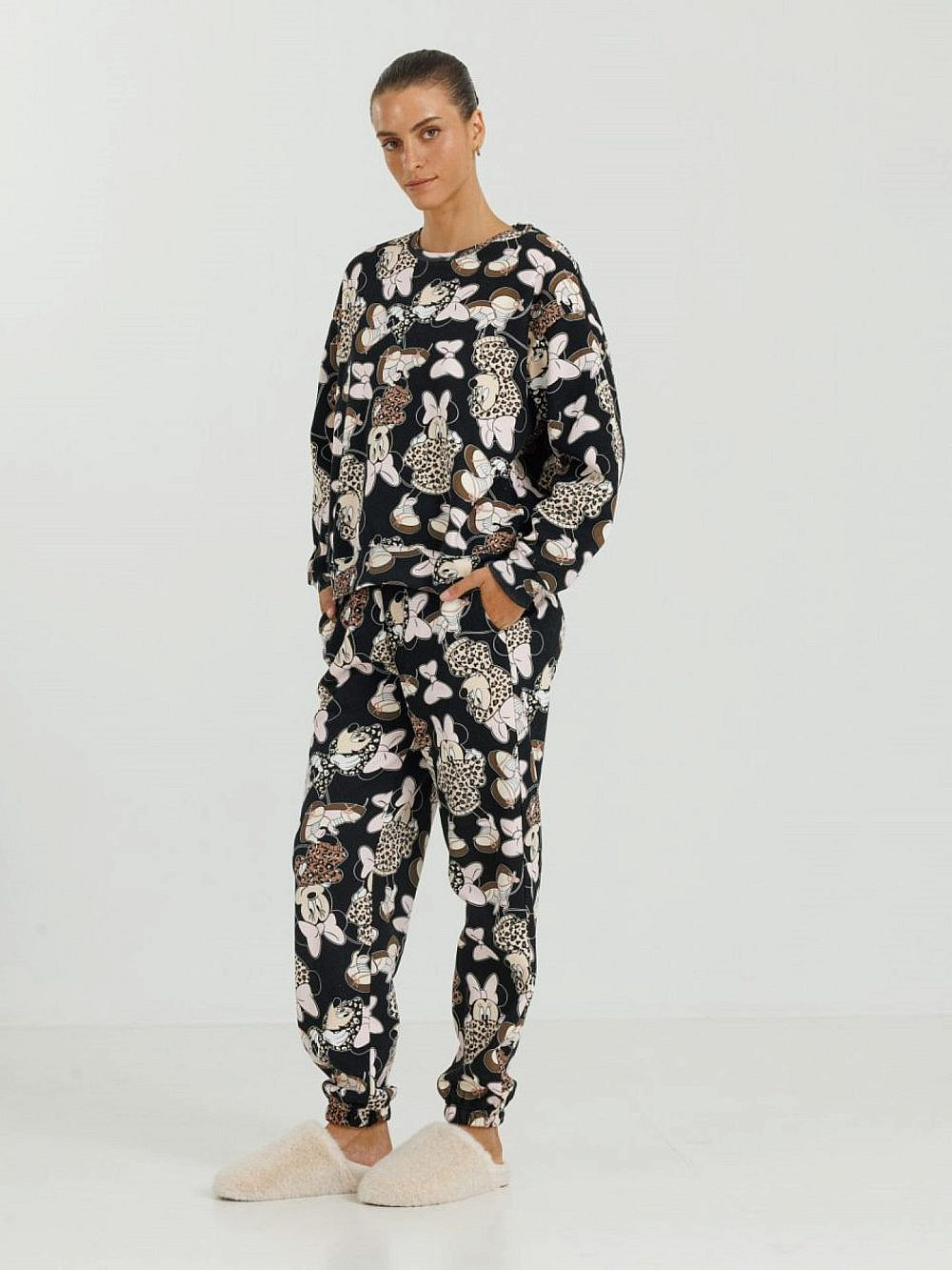 דלתא. חליפת פנאי 99.90 ש&quot;ח (במקום 269.90 ש&quot;ח) | צילום: דור שרון