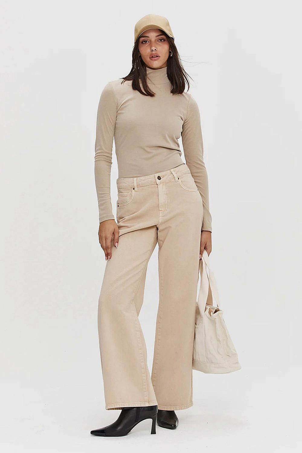 Plan B. סריג גולף 99 ש&quot;ח (מקום 219 ש&quot;ח) | צילום: דור שרון