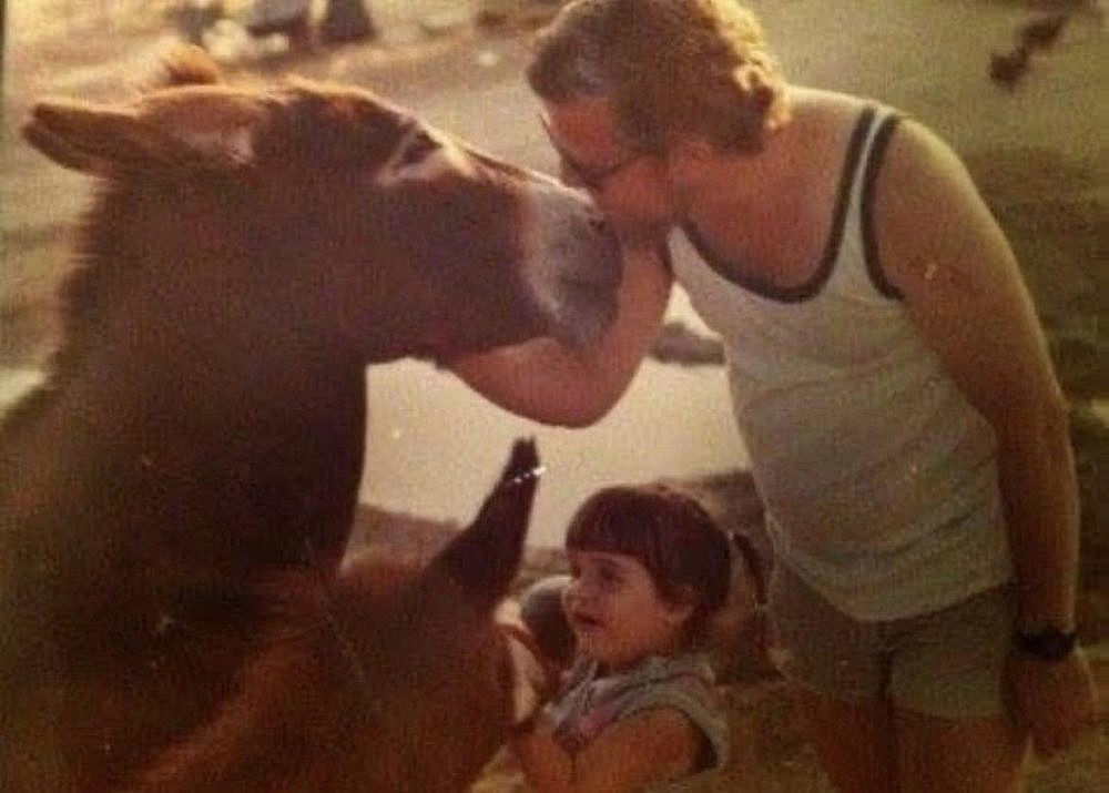 פריים מגן העדן שנקרא בארי. נעם בן עמי רווח בילדותה | צילום: פייסבוק, Noam Ben Ami Revach