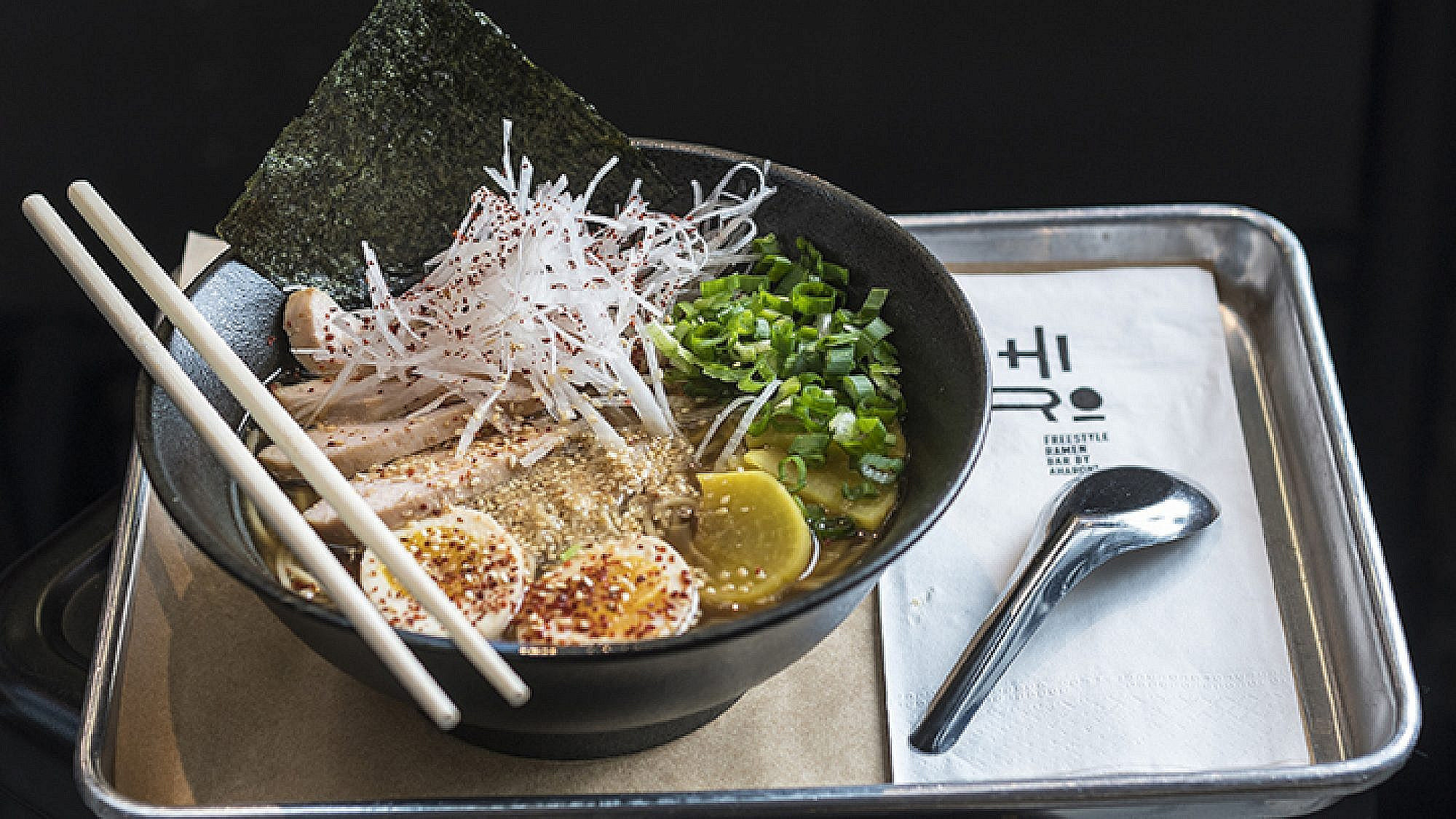 ראמן עוף של אהרוני | צילום: אנטולי מיכאלו