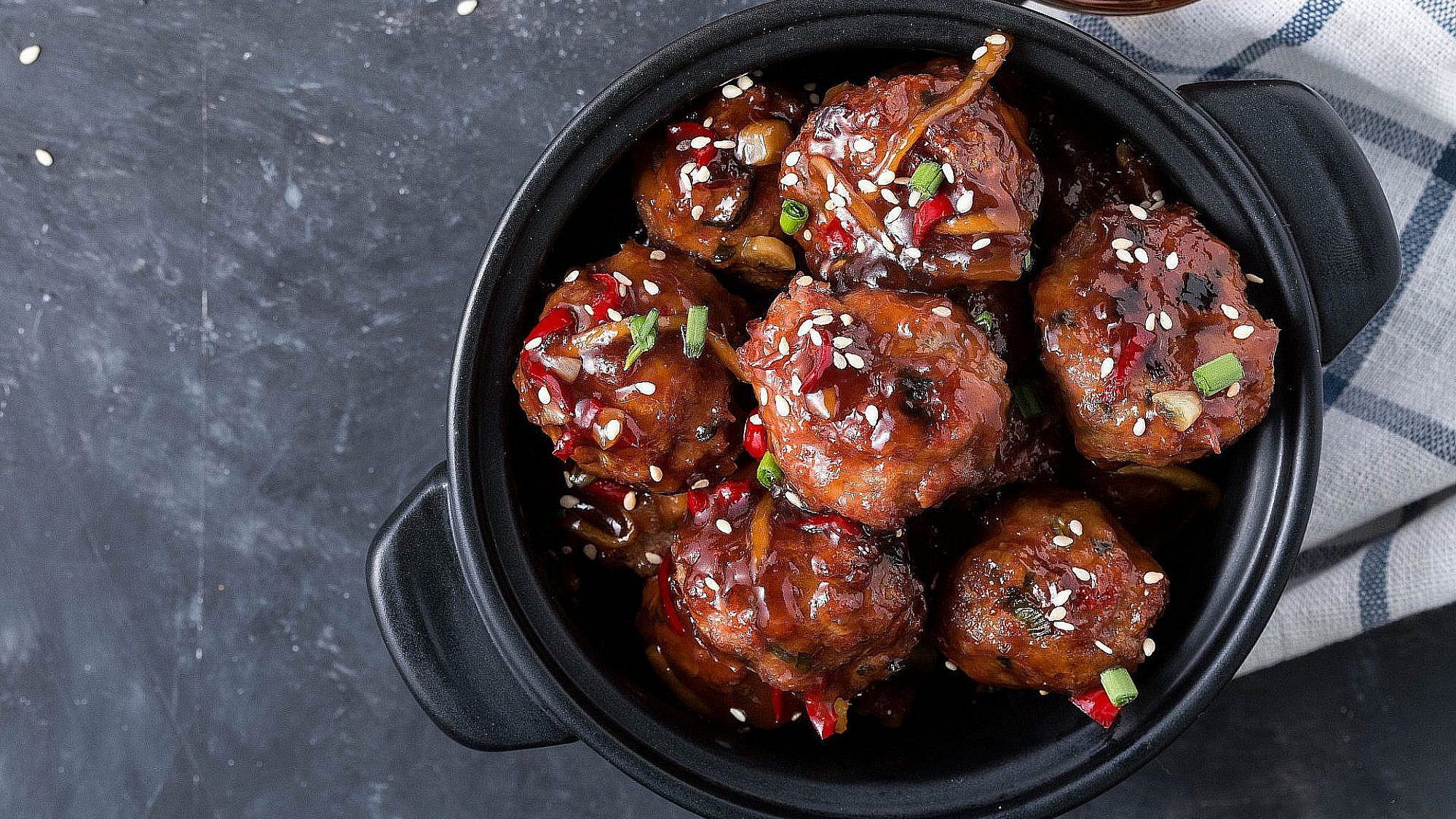 קציצות בקר בטריאקי ביתי | צילום: .shutterstock