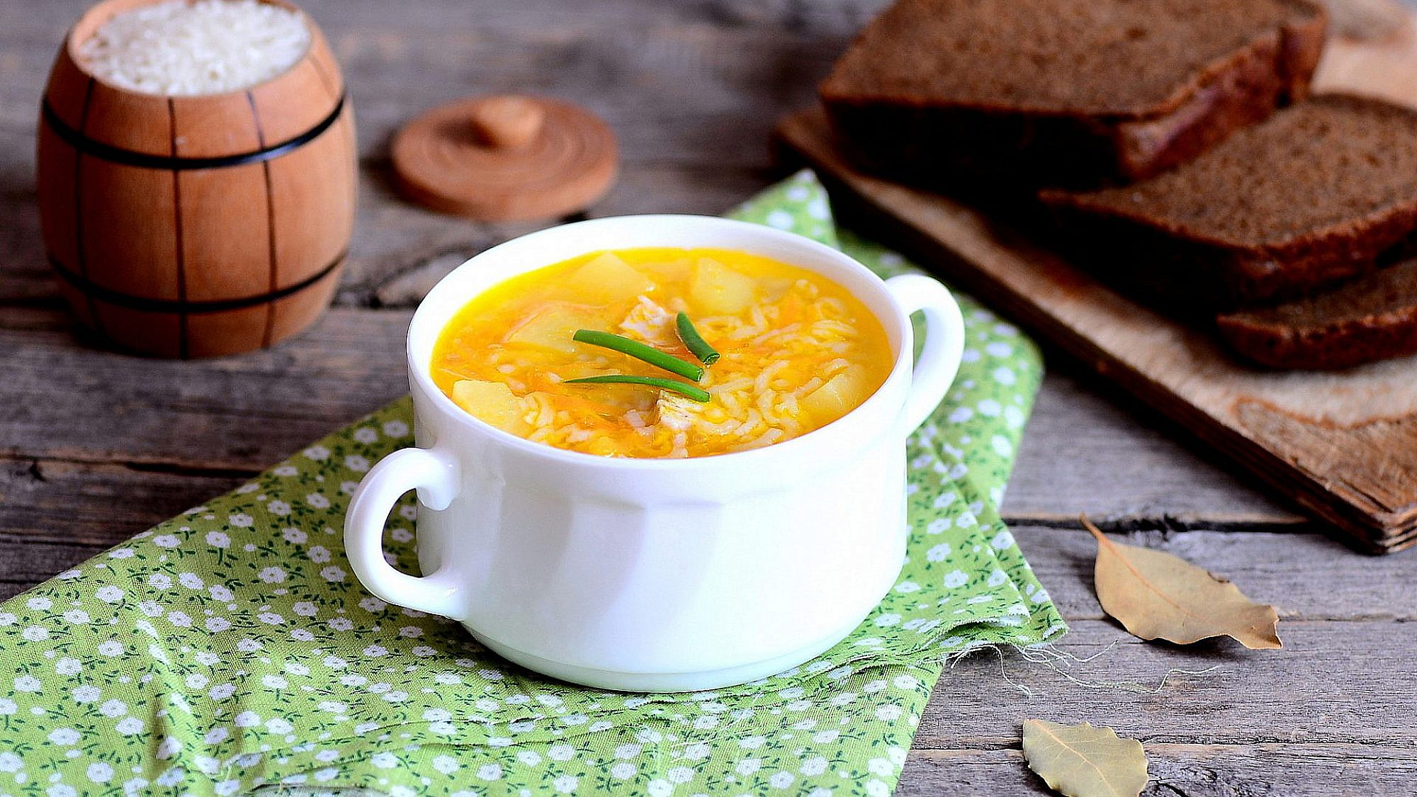 מרק עוף עם אורז | צילום: shutterstock מרק עוף עם אורז | צילום: shutterstock