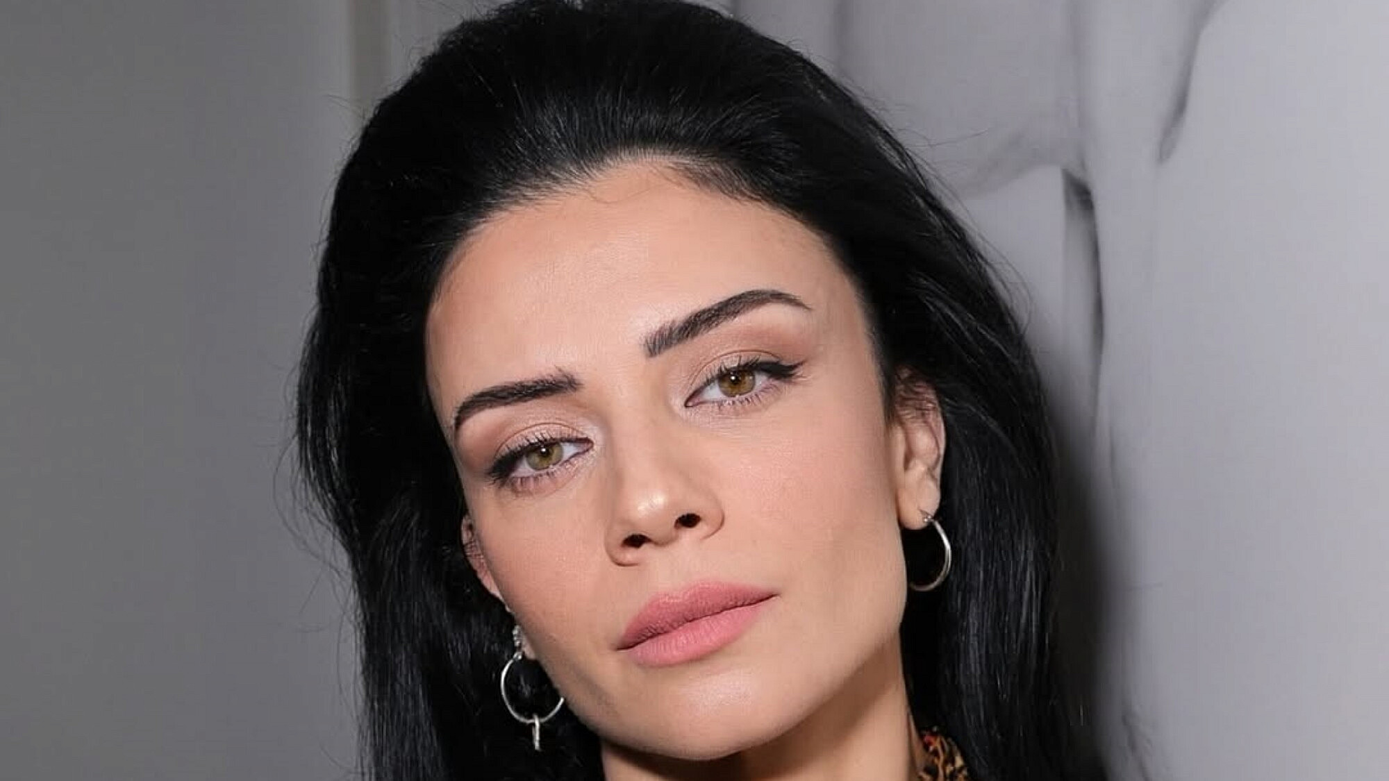 מסנוורת. נינט טייב | צילום ועיצוב שיער: אינסטגרם sagidahary@