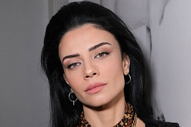 מסנוורת. נינט טייב | צילום ועיצוב שיער: אינסטגרם sagidahary@