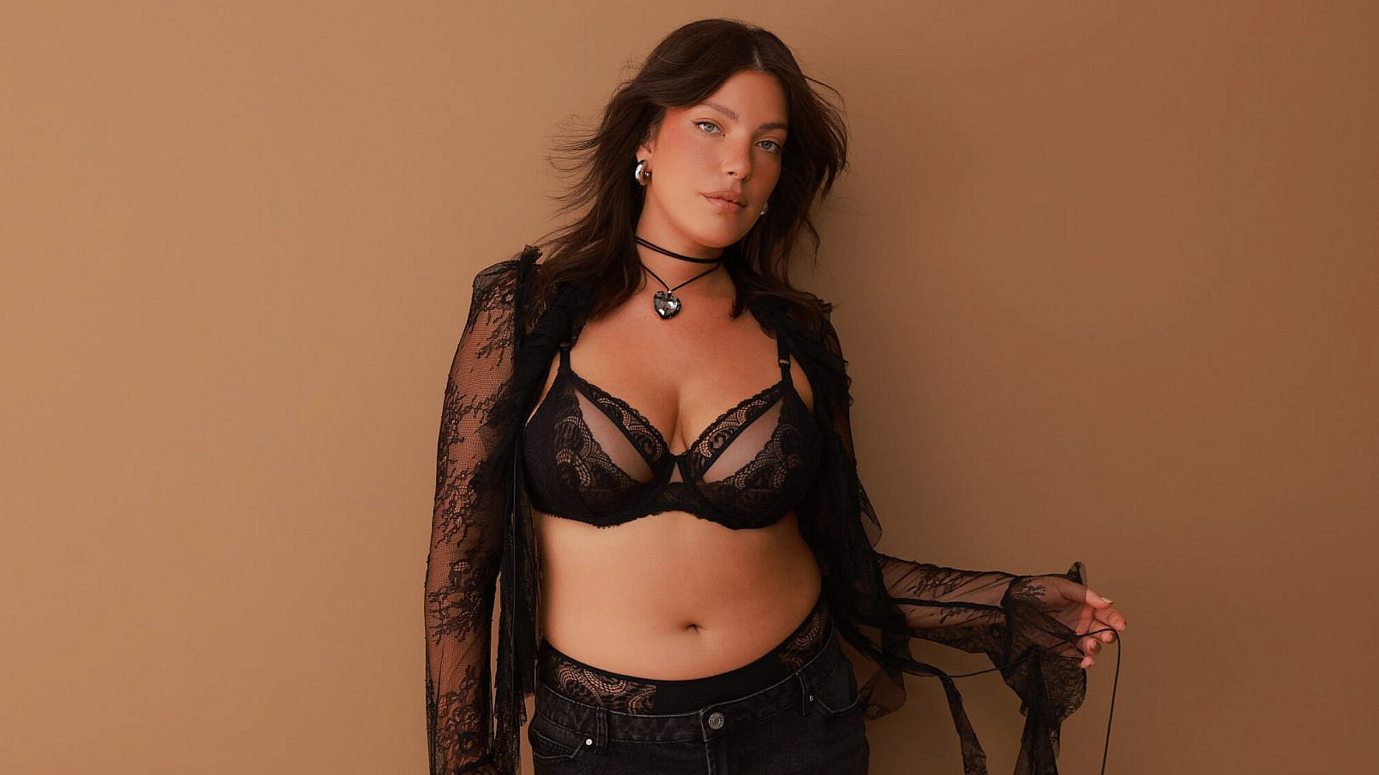 ניצן גריב על סט הצילומים של קמפיין JACK KUBA | צילום: עירד נצר