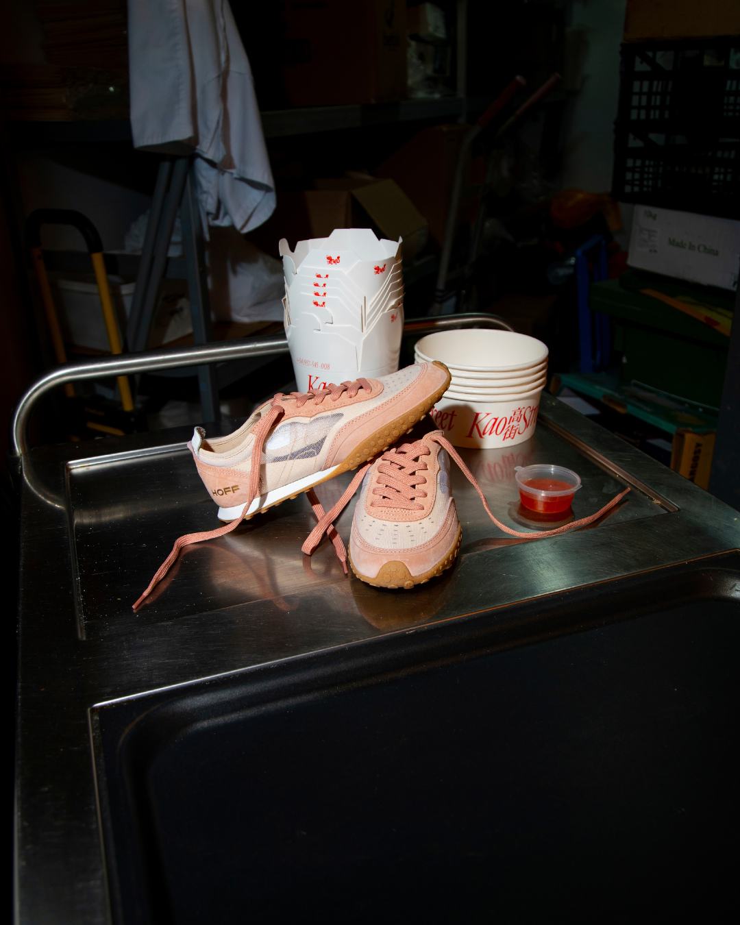 הזווית האופנתית ביריד צבע טרי. מתוך קמפיין הקיץ של מותג הסניקרס HOFF | צילום: יח&quot;צ חו&quot;ל