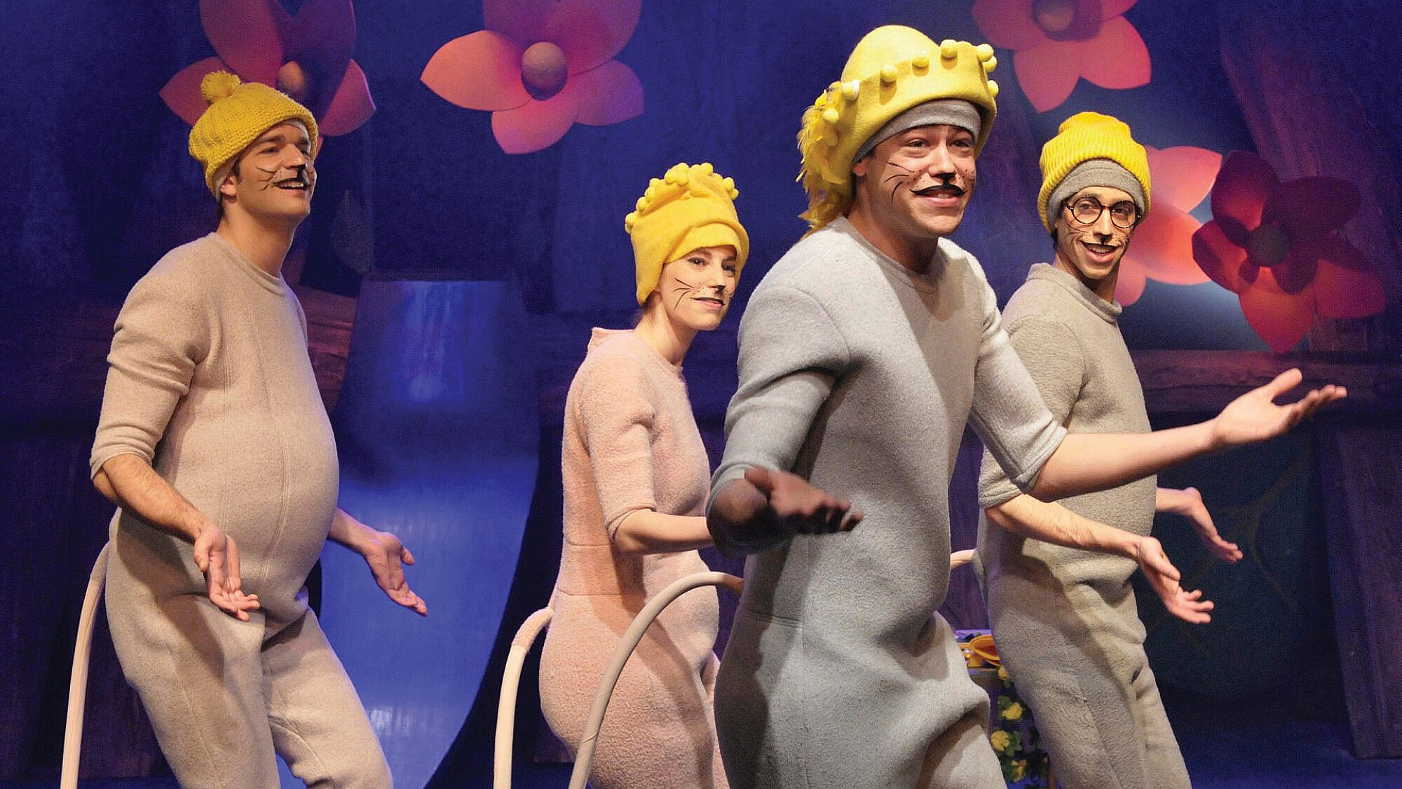 "מסיבה בגן העכברים", תיאטרון אורנה פורת לילדים | צילום: יוסי צבקר "מסיבה בגן העכברים", תיאטרון אורנה פורת לילדים | צילום: יוסי צבקר