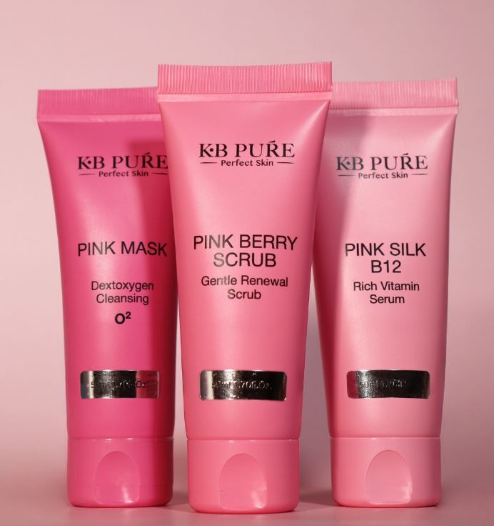 מסכת חמצן לניקוי עמוק מסדרת PINKIT (מגיע עם תכשיר ניקוי וסרום). מחיר 470 ש&quot;ח | צילום: יח&quot;צ