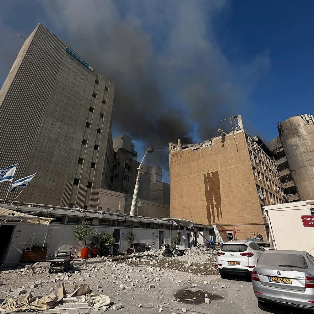 בית חולים סורוקה אחרי הפגיעה | צילום: אינסטגרם katia.ave@