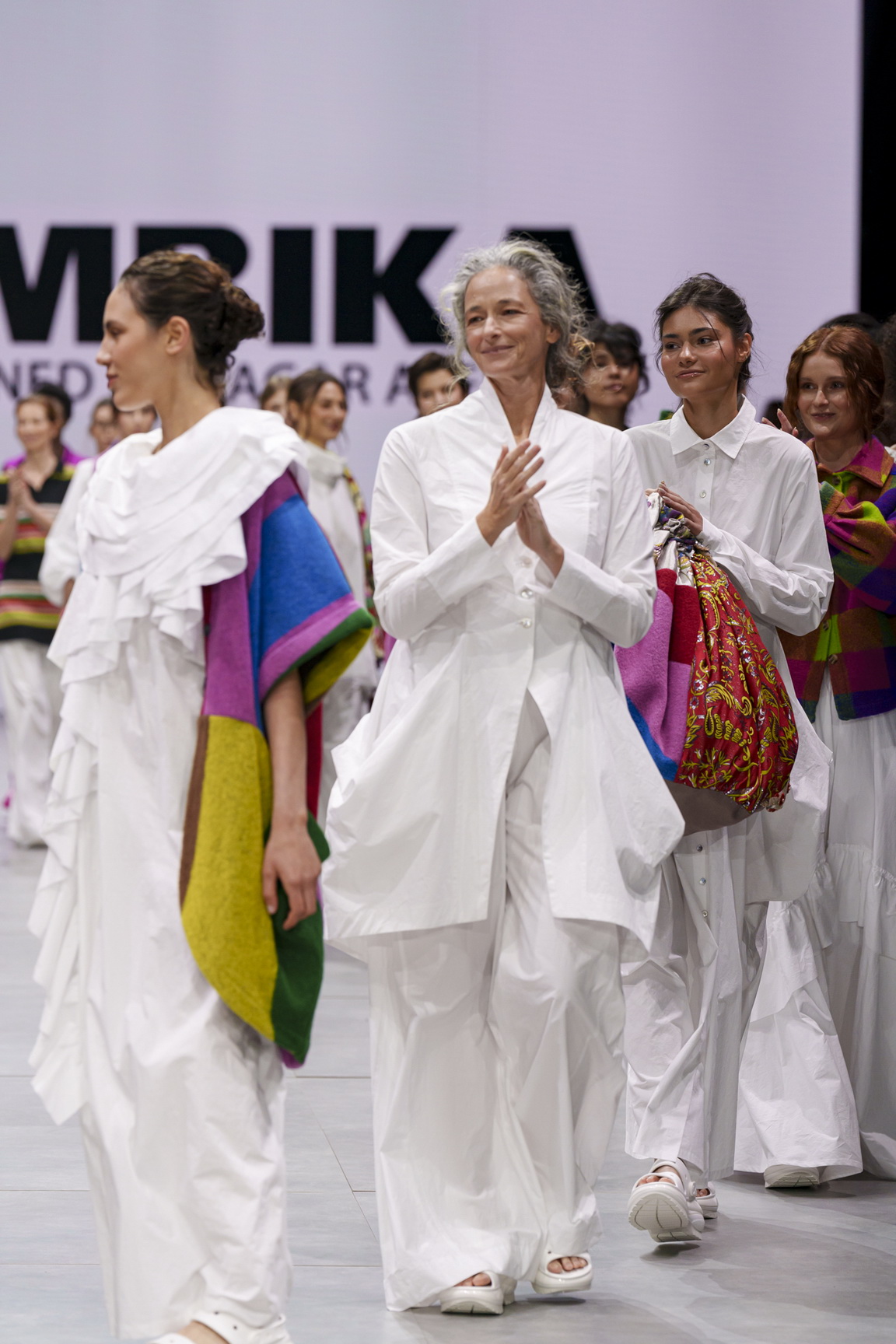 מתוך התצוגה של אלמביקה בשבוע האופנה תל אביב 2023 | צילום: haydon perrior