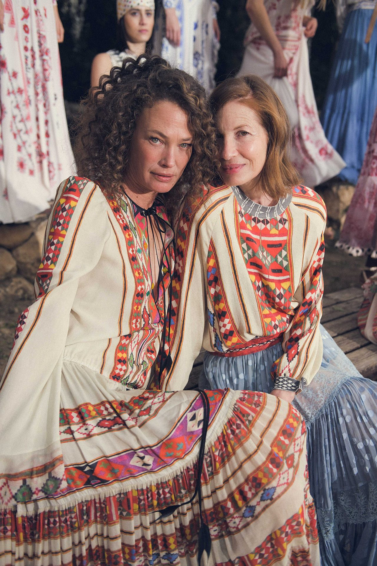 מיקי ממון ועמית מכטינגר מדגמנות בתצוגה של ויוי בלאיש בשבוע האופנה תל אביב | צילום: ערן לוי